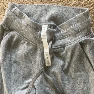 Women’s grey Lululemon sweats sz 0